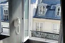 بلاق إن مونتمارتر باي هيفوفوستيلز بيت شباب *
